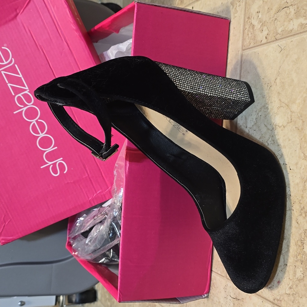 ShoeDazzle Ulyssa Heels, Size 7 - New
